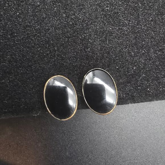 Van Dell 12K Gold Filled Screw Back Earrings Black Oval - Picture 7 of 10